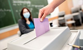 Bei der Landtagswahl können erneut - wie auch bei der Bundestagswahl - auf jedem Stimmzettel zwei Kreuze gemacht werden. - DPA Bei der Landtagswahl können erneut - wie auch bei der Bundestagswahl - auf jedem Stimmzettel zwei Kreuze gemacht werden. - DPA