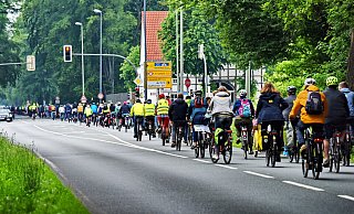 Gegen den Ausbau der B61 und die Ortsumgehung (B61n) ist vielfältig demonstriert worden, so im Vorjahr mit einer großen Fahrraddemo an der rund 250 Menschen teilnahmen. - Barbara Franke Gegen den Ausbau der B61 und die Ortsumgehung (B61n) ist vielfältig demonstriert worden, so im Vorjahr mit einer großen Fahrraddemo an der rund 250 Menschen teilnahmen. - Barbara Franke