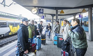Gestrandet in Bielefeld: wie beim Bahnstreik im vergangenen Jahr droht den Fahrgästen am Bahnhof Ungemach. - Sarah Jonek Fotografie Gestrandet in Bielefeld: wie beim Bahnstreik im vergangenen Jahr droht den Fahrgästen am Bahnhof Ungemach. - Sarah Jonek Fotografie