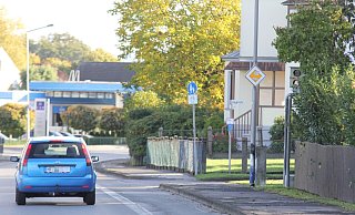 Der Blitzer in Mennighüffen kurz vor der Aral-Tankstelle ist Ziel von Dieben geworden. - Ulf Hanke Der Blitzer in Mennighüffen kurz vor der Aral-Tankstelle ist Ziel von Dieben geworden. - Ulf Hanke