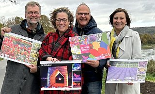 Fotograf Bernd Schackers, Grafik-Designerin Barbara Fien und Thomas Schöning sowie Anja Beineke vom Förderverein. - Fien Design Fotograf Bernd Schackers, Grafik-Designerin Barbara Fien und Thomas Schöning sowie Anja Beineke vom Förderverein. - Fien Design