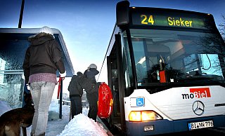 So hoch wie beim Rekord-Wintereinbruch 2021 (Archivfoto) liegt der Schnee bei weitem noch nicht - Probleme gibt es dennoch. - Sarah Jonek So hoch wie beim Rekord-Wintereinbruch 2021 (Archivfoto) liegt der Schnee bei weitem noch nicht - Probleme gibt es dennoch. - Sarah Jonek