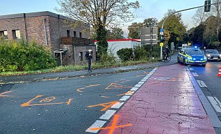 Eine 16-Jährige wurde bei dem Unfall auf der B239 schwer verletzt, nachdem sie mit einem Bulli kollidiert war. - Claus Frickemeier Eine 16-Jährige wurde bei dem Unfall auf der B239 schwer verletzt, nachdem sie mit einem Bulli kollidiert war. - Claus Frickemeier