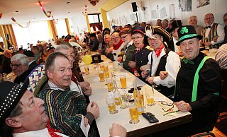 Zuletzt feierten die Warburger Meister und Gesellen vor drei Jahren beim närrischen Meisterfrühstück. - NW-Archiv/Dieter Scholz Zuletzt feierten die Warburger Meister und Gesellen vor drei Jahren beim närrischen Meisterfrühstück. - NW-Archiv/Dieter Scholz