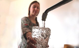 Trinkwasser ist ein kostbares Gut. Nicht nur, aber gerade auch in diesen trockenen und heißen Wochen. - Andreas Sundermeier Trinkwasser ist ein kostbares Gut. Nicht nur, aber gerade auch in diesen trockenen und heißen Wochen. - Andreas Sundermeier