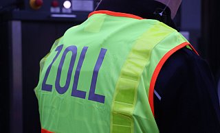 Die Gütersloher Polizei und das Bielefelder Hauptzollamt waren bei den Kontrollen in den Betrieben gemeinsam im Einsatz. - Zollverwaltung Die Gütersloher Polizei und das Bielefelder Hauptzollamt waren bei den Kontrollen in den Betrieben gemeinsam im Einsatz. - Zollverwaltung