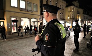 Die Polizei sicherte die Veranstaltungen - wie hier in Warburg. - Simone Flörke Die Polizei sicherte die Veranstaltungen - wie hier in Warburg. - Simone Flörke