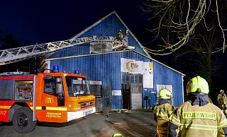 Das Feuer war im Obergeschoss des Tischlereibetriebs in Paderborn-Sennelager ausgebrochen. - Ralph Meyer Das Feuer war im Obergeschoss des Tischlereibetriebs in Paderborn-Sennelager ausgebrochen. - Ralph Meyer