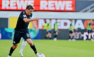 Im Spiel gegen den VfL Osnabrück zog sich Paderborns Max Kruse eine Muskelverletzung zu. - Besim Mazhiqi Im Spiel gegen den VfL Osnabrück zog sich Paderborns Max Kruse eine Muskelverletzung zu. - Besim Mazhiqi