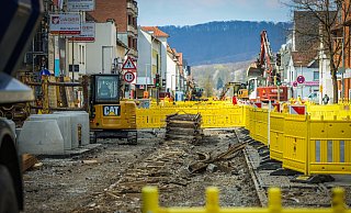 Wüst sieht es aus, nachdem die ersten Gleismeter der Stadtbahn im Abschnitt zwischen Gaswerk- und Germanenstraße ausgebaut sind. - Sarah Jonek Wüst sieht es aus, nachdem die ersten Gleismeter der Stadtbahn im Abschnitt zwischen Gaswerk- und Germanenstraße ausgebaut sind. - Sarah Jonek