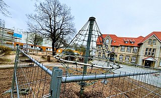 Trostlos: Hier müssen mehr als 200 Kinder jeden Tag ihre Pausen verbringen. - Eike J. Horstmann Trostlos: Hier müssen mehr als 200 Kinder jeden Tag ihre Pausen verbringen. - Eike J. Horstmann