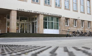 Dem Angeklagten drohen im Fall eines Schuldspruchs mindestens fünf Jahre Haft. - Niklas Tüns Dem Angeklagten drohen im Fall eines Schuldspruchs mindestens fünf Jahre Haft. - Niklas Tüns
