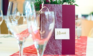 Restaurants und Gaststätten im Kreis Höxter haben zunehmend mit "No shows" zu kämpfen: Gäste, die Tische reservieren, erscheinen gar nicht. Im Weihnachtsgeschäft ist das für Gastwirte besonders bitter, einige ziehen jetzt die Reißleine. - Symbolfoto: Pixabay Restaurants und Gaststätten im Kreis Höxter haben zunehmend mit "No shows" zu kämpfen: Gäste, die Tische reservieren, erscheinen gar nicht. Im Weihnachtsgeschäft ist das für Gastwirte besonders bitter, einige ziehen jetzt die Reißleine. - Symbolfoto: Pixabay