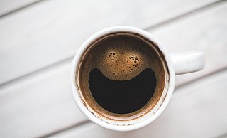 Eine heiße Tasse Kaffee in der Hand ist einem Espelkamper zugute gekommen. - Symbolfoto: Pixabay/kaboompics Eine heiße Tasse Kaffee in der Hand ist einem Espelkamper zugute gekommen. - Symbolfoto: Pixabay/kaboompics