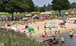 Der Godelheimer See lädt im Sommer wieder zum Baden ein. Die Wasserqualität wird regelmäßig überprüft. Archivbild - Thomas Kube Der Godelheimer See lädt im Sommer wieder zum Baden ein. Die Wasserqualität wird regelmäßig überprüft. Archivbild - Thomas Kube