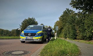 Gegen 15 Uhr löst sich der Einsatz auf. Alle Kräfte rücken ein. - Lea Oetjen Gegen 15 Uhr löst sich der Einsatz auf. Alle Kräfte rücken ein. - Lea Oetjen