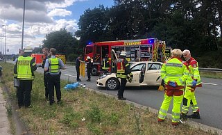 Rettungseinsatz im Bielefelder Süden: Unfall auf der Paderborner Straße. - Jürgen Mahncke Rettungseinsatz im Bielefelder Süden: Unfall auf der Paderborner Straße. - Jürgen Mahncke