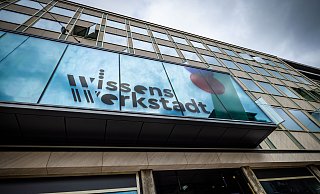 Mehr als zweieinhalb Jahre dauerte der Umbau der früheren Stadtbibliothek in die Wissenswerkstadt. Der Weg dahin war durchaus holprig. - Sarah Jonek / Jonek Fotografie Mehr als zweieinhalb Jahre dauerte der Umbau der früheren Stadtbibliothek in die Wissenswerkstadt. Der Weg dahin war durchaus holprig. - Sarah Jonek / Jonek Fotografie