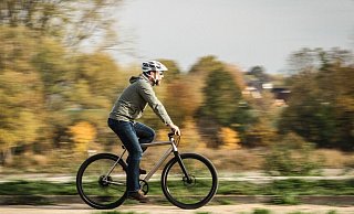 Der Bielefelder, der erstaunlich schnell mit einem E-Mountainbike beschleunigen konnte, musste schließlich zu Fuß weiter. - Smybolfoto: SP-X Der Bielefelder, der erstaunlich schnell mit einem E-Mountainbike beschleunigen konnte, musste schließlich zu Fuß weiter. - Smybolfoto: SP-X