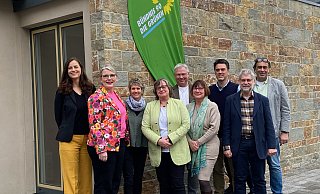 Die Grünenpolitiker und -politikerinnen Alexandra Geese (v. l.), Anne Birkelmann, Sabine Kramm, Norika Creuzmann, Jörg Schlüter, Martina Wolf-Sedlatschek, Robin Wagener, Markus Rieger und Hartmut Oster sprechen auf dem Neujahrsempfang über die Zukunft Europas. - Dana Stoll Die Grünenpolitiker und -politikerinnen Alexandra Geese (v. l.), Anne Birkelmann, Sabine Kramm, Norika Creuzmann, Jörg Schlüter, Martina Wolf-Sedlatschek, Robin Wagener, Markus Rieger und Hartmut Oster sprechen auf dem Neujahrsempfang über die Zukunft Europas. - Dana Stoll