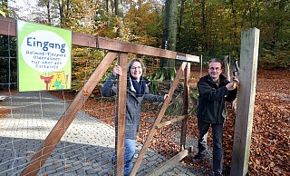 Erst am 3. November hatten Antje Fischer und Herbert Linnemann alle Tore iOlderdissen wieder geöffnet. Jetzt kommt man nur mit 2G und durch den Haupteingang rein. - Wolfgang Rudolf Erst am 3. November hatten Antje Fischer und Herbert Linnemann alle Tore iOlderdissen wieder geöffnet. Jetzt kommt man nur mit 2G und durch den Haupteingang rein. - Wolfgang Rudolf