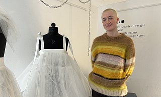 Lina Kaliske hat ihr Ausstellungsstück schon auf der Creativa und der 14. Kurzfilmnacht "Oberhausen trifft Paderborn" präsentiert. - Jennifer Retslav Lina Kaliske hat ihr Ausstellungsstück schon auf der Creativa und der 14. Kurzfilmnacht "Oberhausen trifft Paderborn" präsentiert. - Jennifer Retslav