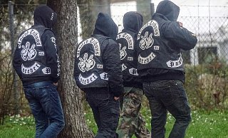 Der Gesamtverein "United Tribunes" sowie die 13 "Chapter" werden nach Ministeriumsangaben aufgelöst und das Vereinsvermögen beschlagnahmt. - dpa Der Gesamtverein "United Tribunes" sowie die 13 "Chapter" werden nach Ministeriumsangaben aufgelöst und das Vereinsvermögen beschlagnahmt. - dpa