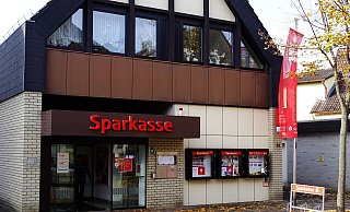 Aus der Sparkassen-Filiale in Lüchtringen wird künftig eine SB-Filiale. - Moritz Räker Aus der Sparkassen-Filiale in Lüchtringen wird künftig eine SB-Filiale. - Moritz Räker