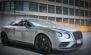 Der 32-jährige Bielefelder am Steuer des Bentleys war durch rücksichtslose Fahrweise undwiederholte, enorme Beschleunigungen negativ aufgefallen. - Symbolfoto: pixabay / Creative Commons Der 32-jährige Bielefelder am Steuer des Bentleys war durch rücksichtslose Fahrweise undwiederholte, enorme Beschleunigungen negativ aufgefallen. - Symbolfoto: pixabay / Creative Commons
