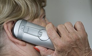 Die Betrüger setzten die Seniorin am Telefon unter Druck. - Symbolfoto: Gerald Dunkel Die Betrüger setzten die Seniorin am Telefon unter Druck. - Symbolfoto: Gerald Dunkel