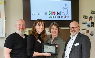 Stehen hinter dem Projekt: (v. l.) Markus Tomanek (Polizei), Isabel Venne (EigenSinn), Stephanie Sitterz (Stadtwerke) und Christoph Kaleschke (Sparkasse). - Andreas Zobe Stehen hinter dem Projekt: (v. l.) Markus Tomanek (Polizei), Isabel Venne (EigenSinn), Stephanie Sitterz (Stadtwerke) und Christoph Kaleschke (Sparkasse). - Andreas Zobe