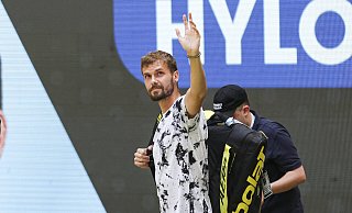 Die wundersame Reise von Oscar Otte bei den Terra Wortmann Open ist mit einer Halbfinal-Niederlage zu Ende gegangen. Der Kölner verabschiedet sich vom Haller Publikum, das ihn während der Turnierwoche von Sieg zu Sieg getragen hat. - IMAGO/tennisphoto.de Die wundersame Reise von Oscar Otte bei den Terra Wortmann Open ist mit einer Halbfinal-Niederlage zu Ende gegangen. Der Kölner verabschiedet sich vom Haller Publikum, das ihn während der Turnierwoche von Sieg zu Sieg getragen hat. - IMAGO/tennisphoto.de