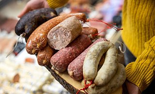 Fleisch und Wurst stammen teilweise von Tieren aus der eigenen Jagd. - Oliver Krato Fleisch und Wurst stammen teilweise von Tieren aus der eigenen Jagd. - Oliver Krato