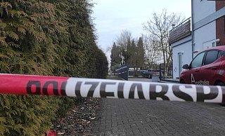 Die Polizei hat den Tatort in Lauenförde abgesperrt. - Svenja Ludwig Die Polizei hat den Tatort in Lauenförde abgesperrt. - Svenja Ludwig