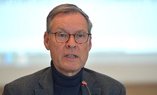 Der Gütersloher Landrat Sven-Georg Adenauer präsentiert die neuen Zahlen. Erneut ist die Zahl der Straftaten im Kreis Gütersloh 2023 angestiegen. - Archiv/Jens Dünhölter Der Gütersloher Landrat Sven-Georg Adenauer präsentiert die neuen Zahlen. Erneut ist die Zahl der Straftaten im Kreis Gütersloh 2023 angestiegen. - Archiv/Jens Dünhölter