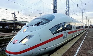Das von verschiedenen Behörden gesuchte Duo hatte keinen Fahrschein dabei. - Symbolfoto: Pixabay / Creative Commons Das von verschiedenen Behörden gesuchte Duo hatte keinen Fahrschein dabei. - Symbolfoto: Pixabay / Creative Commons