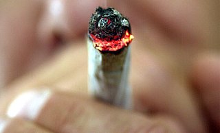 Das Gerücht, die Bielefelder Drogenszene haben sich in den Süden der Stadt verlagert, wird von den zuständigen Stellen negiert. - Verwendung weltweit, usage worldwide Das Gerücht, die Bielefelder Drogenszene haben sich in den Süden der Stadt verlagert, wird von den zuständigen Stellen negiert. - Verwendung weltweit, usage worldwide