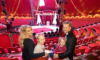 Familie Wasserthal: Sabrina (v.l.), Delane, Thalia und Lars. - Niklas Tüns Familie Wasserthal: Sabrina (v.l.), Delane, Thalia und Lars. - Niklas Tüns