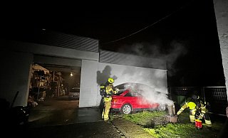 Ein Ofen in einer Paderborner Werkstatt hatte Rauch entwickelt. - Feuerwehr Paderborn Ein Ofen in einer Paderborner Werkstatt hatte Rauch entwickelt. - Feuerwehr Paderborn