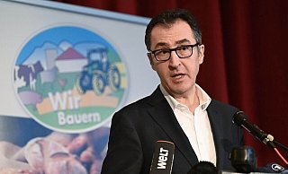 Bundesagrarminister Cem Özdemir bei der Kundgebung in Ellwangen. - Bernd Weißbrod/dpa Bundesagrarminister Cem Özdemir bei der Kundgebung in Ellwangen. - Bernd Weißbrod/dpa