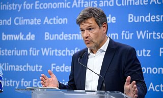 Klimaschutzminister Robert Habeck: «Wir haben das Schiff wieder auf Kurs gebracht.» - Bernd von Jutrczenka/dpa Klimaschutzminister Robert Habeck: «Wir haben das Schiff wieder auf Kurs gebracht.» - Bernd von Jutrczenka/dpa