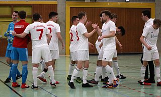 Die Mannschaft des TuS Lipperreihe beim Hallen-Kreispokal. Ab der nächsten Saison spielen sie zum ersten Mal in der Bezirksliga, als Hinrunden-Meister der Kreisliga A Lemgo steigen sie auf. - André Schmidt Die Mannschaft des TuS Lipperreihe beim Hallen-Kreispokal. Ab der nächsten Saison spielen sie zum ersten Mal in der Bezirksliga, als Hinrunden-Meister der Kreisliga A Lemgo steigen sie auf. - André Schmidt