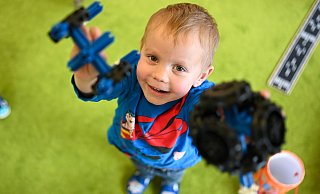 Schon bald sind im Kindergarten wieder alle willkommen. Doch wie soll Abstandhalten gehen mit wuseligen Kleinkindern? - Symbolfoto/picture alliance Schon bald sind im Kindergarten wieder alle willkommen. Doch wie soll Abstandhalten gehen mit wuseligen Kleinkindern? - Symbolfoto/picture alliance