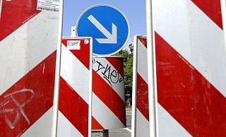 Im Autobahnkreuz Bad Wünnenberg gibt es eine Baustelle. - picture-alliance/ ZB Im Autobahnkreuz Bad Wünnenberg gibt es eine Baustelle. - picture-alliance/ ZB