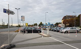 Das neue Parkhaus soll auf dem derzeitigen Parkplatz westlich vom Hauptbahnhof entstehen. - Viktoria Bartsch Das neue Parkhaus soll auf dem derzeitigen Parkplatz westlich vom Hauptbahnhof entstehen. - Viktoria Bartsch