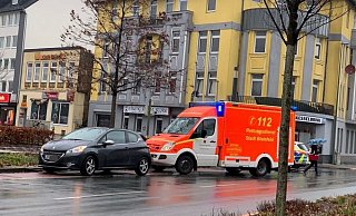 Am Kesselbrink wurde eine Frau gegen 8 Uhr von einem Auto angefahren. - Barbara Franke Am Kesselbrink wurde eine Frau gegen 8 Uhr von einem Auto angefahren. - Barbara Franke