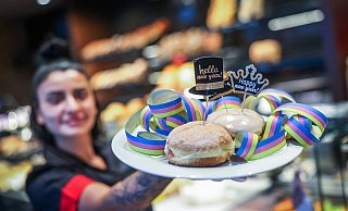 Wo kann ich in Bielefeld an Neujahr 2025 Berliner und frische Brötchen kaufen? Der NW-Überblick zeigt es. (Archivfoto) - Sarah Jonek Wo kann ich in Bielefeld an Neujahr 2025 Berliner und frische Brötchen kaufen? Der NW-Überblick zeigt es. (Archivfoto) - Sarah Jonek