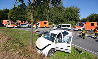 Die Rettungskräfte an der L 863 im Einsatz. - David Schellenberg Die Rettungskräfte an der L 863 im Einsatz. - David Schellenberg