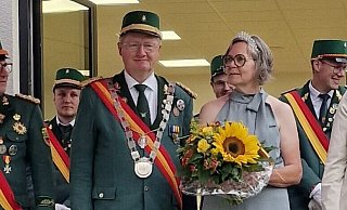 Otto und Andrea Klabes sind das neue Königspaar in Bentfeld. - Schützen Bentfeld Otto und Andrea Klabes sind das neue Königspaar in Bentfeld. - Schützen Bentfeld