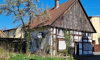 Häuser, die darauf warten, wach geküsst zu werden, finden sich überall im Stadtgebiet, beispielsweise an der Klosterstraße 23 in Rietberg. - Birgit Vredenburg Häuser, die darauf warten, wach geküsst zu werden, finden sich überall im Stadtgebiet, beispielsweise an der Klosterstraße 23 in Rietberg. - Birgit Vredenburg